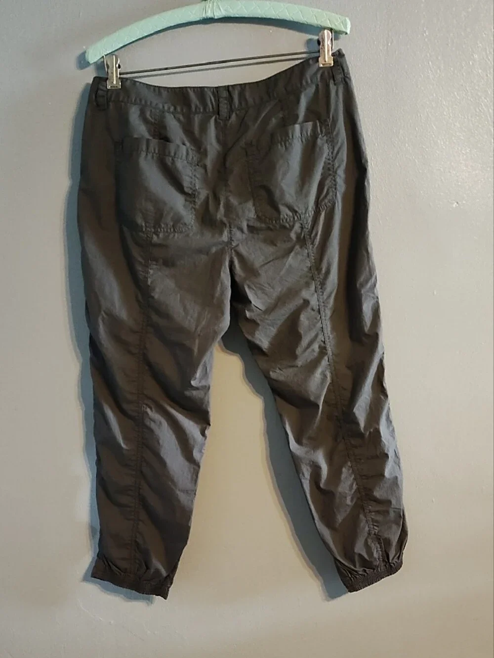 LOFT Women's Dark Charcoal Gray Capris with Zip Pockets